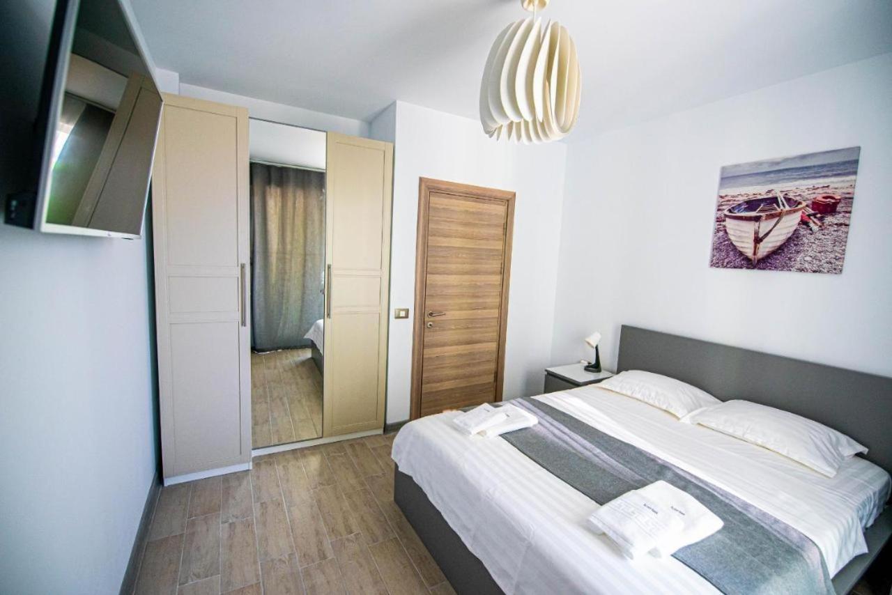 Apartament Katrina - Alezzi Beach - Sea View Năvodari Екстериор снимка