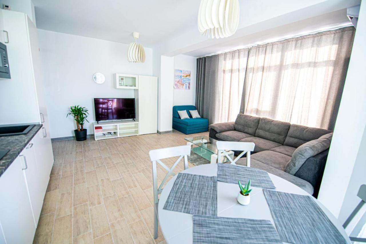 Apartament Katrina - Alezzi Beach - Sea View Năvodari Екстериор снимка