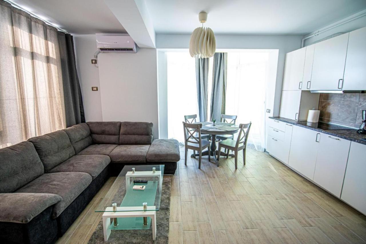 Apartament Katrina - Alezzi Beach - Sea View Năvodari Екстериор снимка